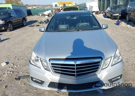 2011 Mercedes-Benz E 350 4Matic z USA, uszkodzony, nr VIN WDDHH8HBXBA497321